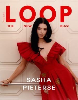 Sasha Pieterse transforme Loop magazine en fantasme lounge très vintage