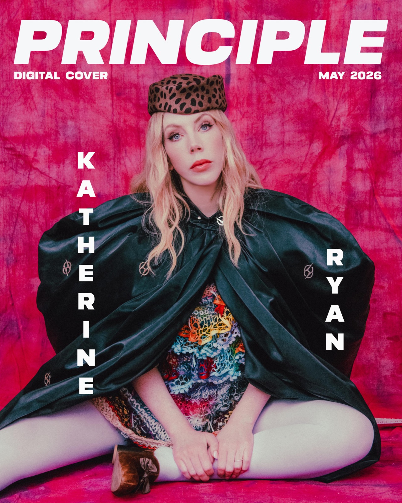 Katherine Ryan très couture dans Principle Magazine, manches noires XXL