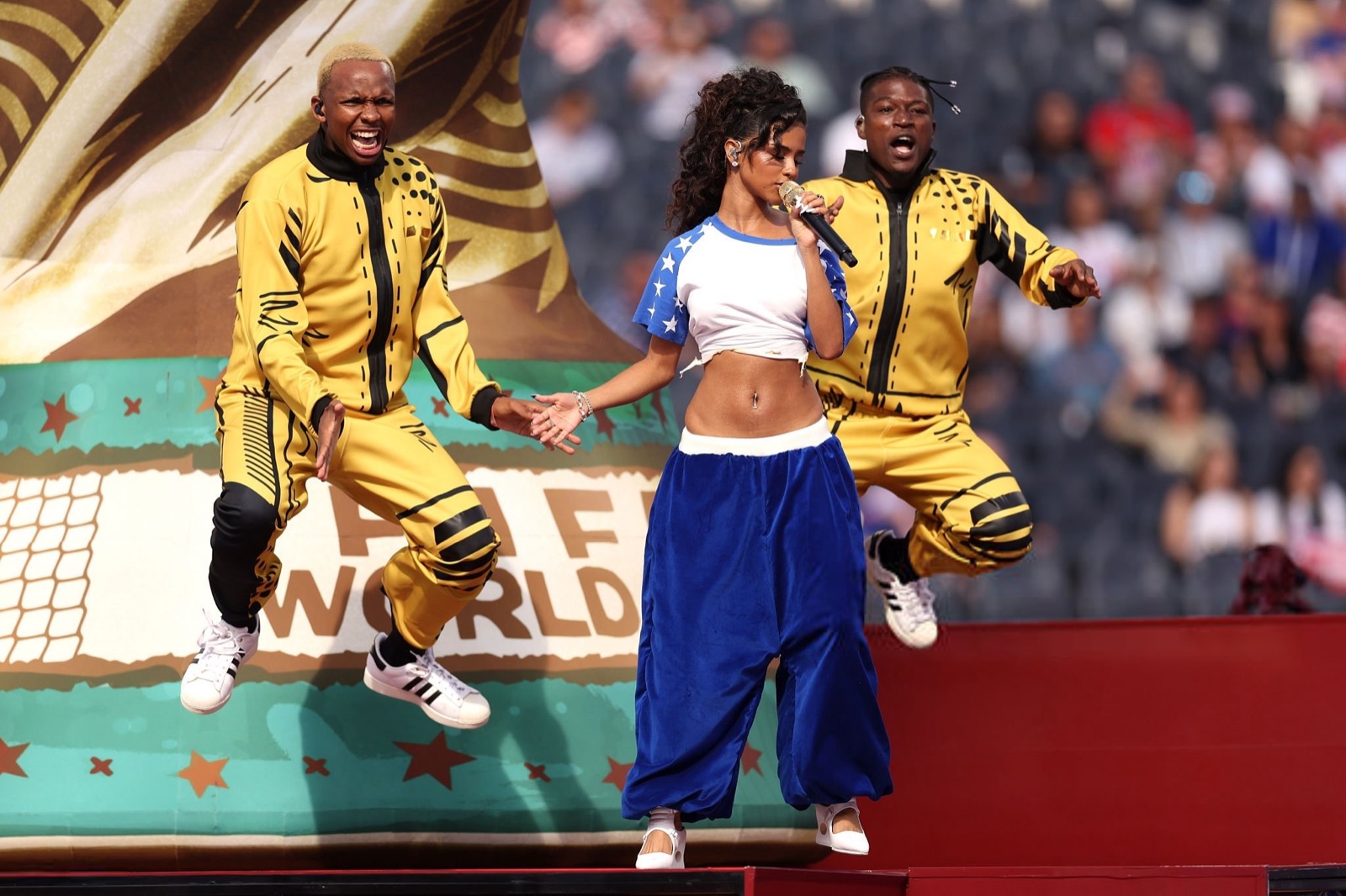 Tyla en crop top étoilé pour l’ouverture du match USA-Paraguay