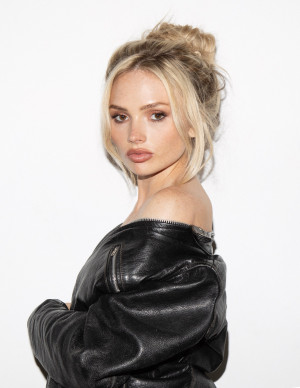 photos Natalie Alyn Lind