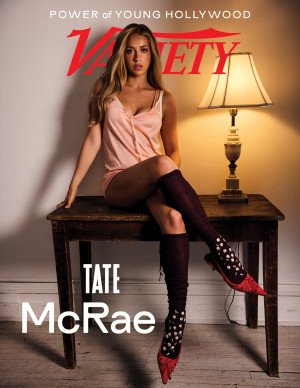 Tate McRae en lingerie pour le numéro Young Hollywood de Variety