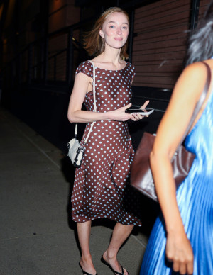 photos Phoebe Dynevor