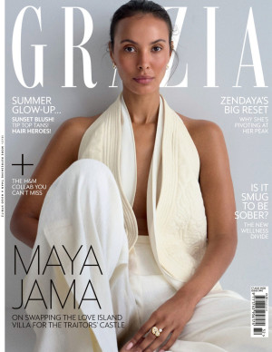 Maya Jama pour Grazia UK en décolleté crème très plongeant