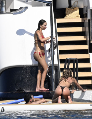 photos Anastasia Karanikolaou