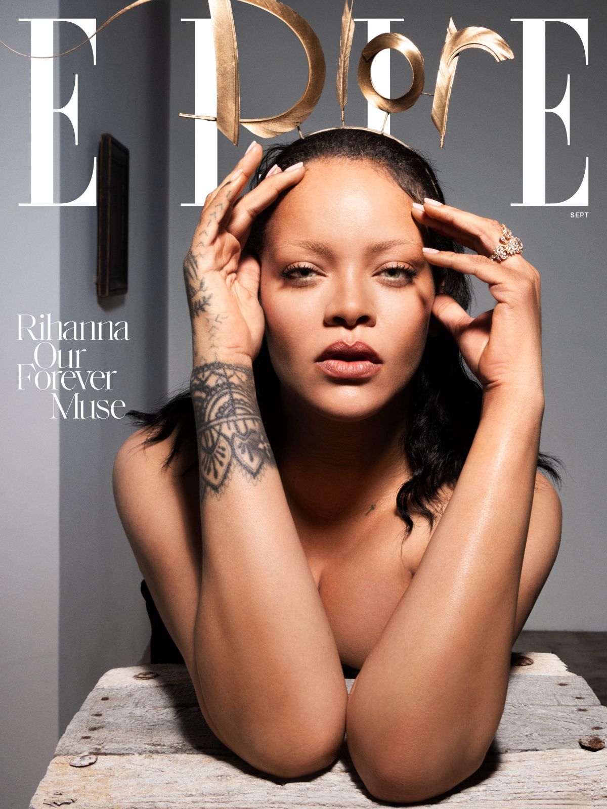 Rihanna jambes écartées, Elle US décroche une couverture sans retenue
