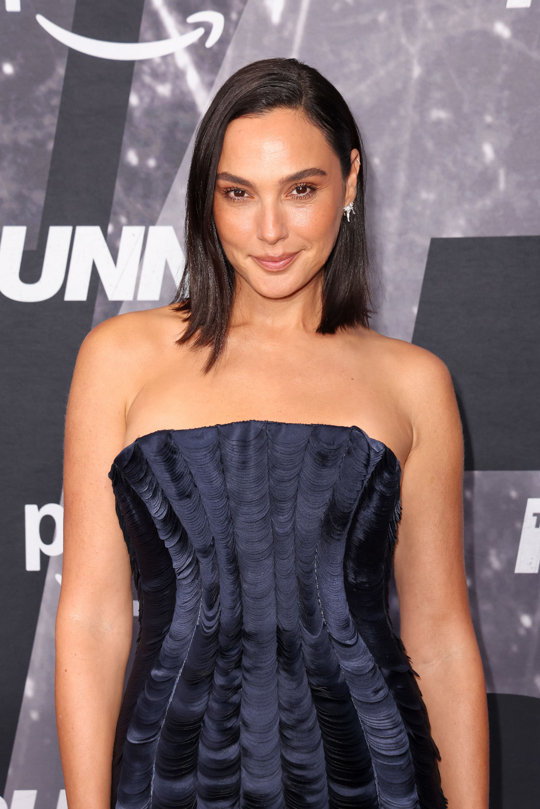The Runner : Gal Gadot ralentit le tapis avec son bustier