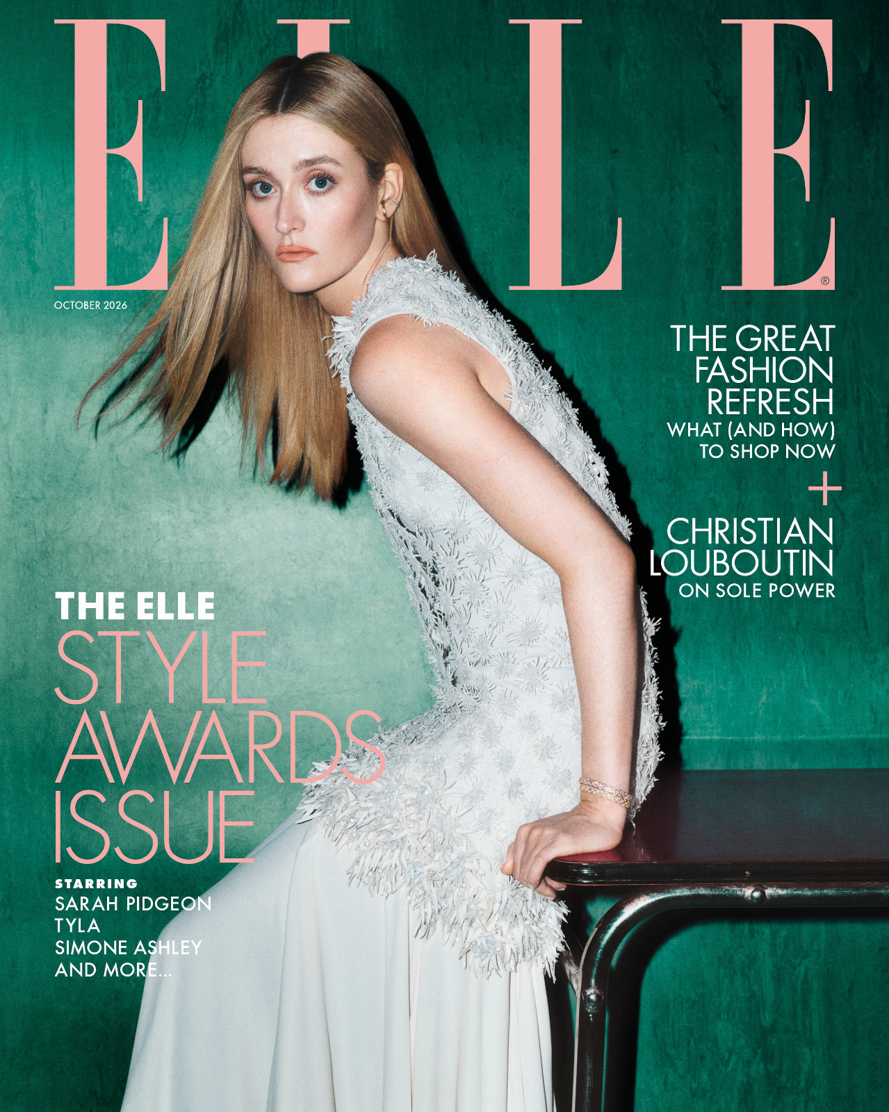 Sarah Pidgeon pour UK Elle, transparence noire et décolleté assumé