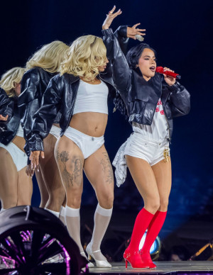 photos Becky G