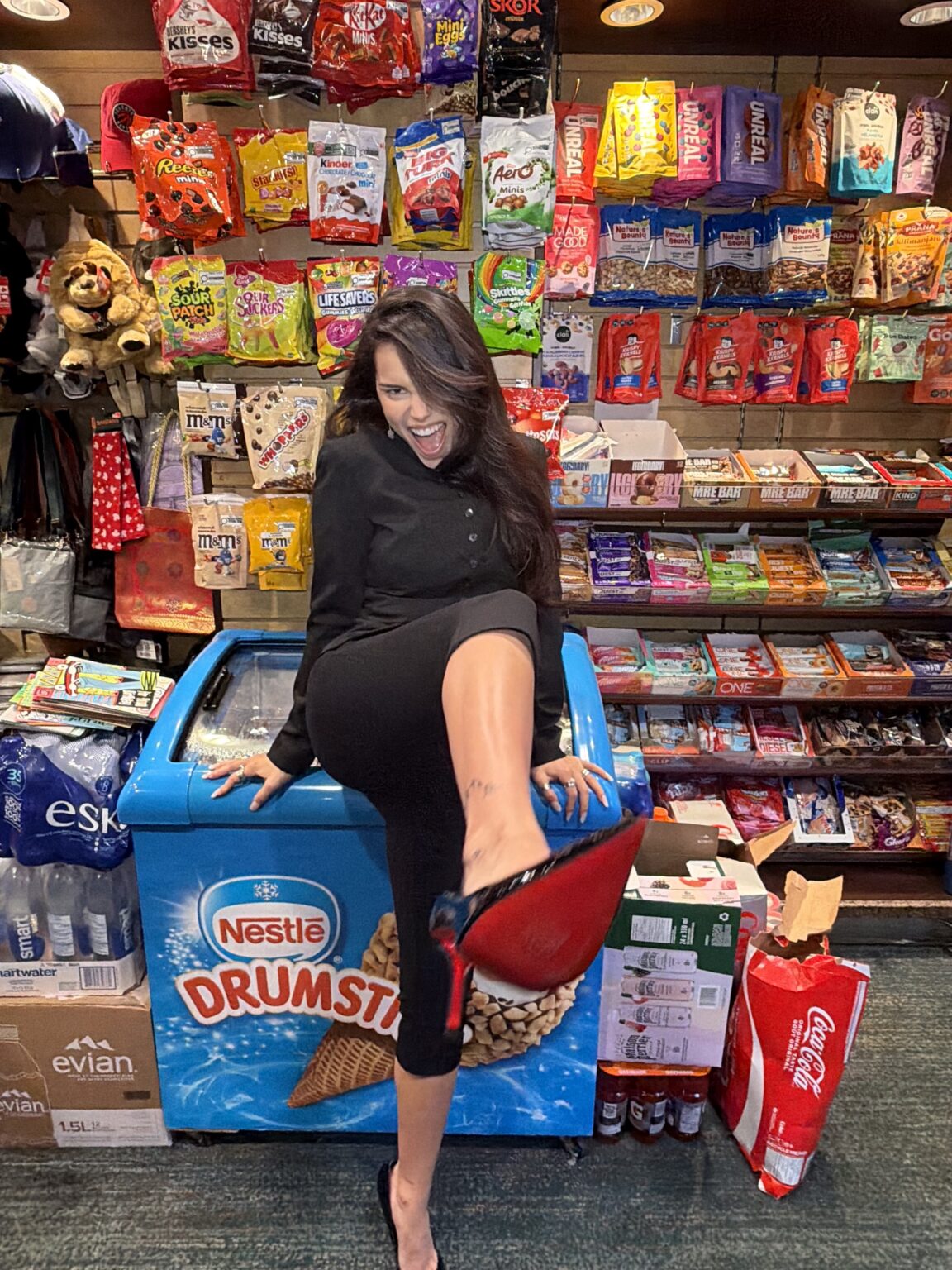 Inde Navarrette chez Interview, entre Doritos et semelles rouge vif