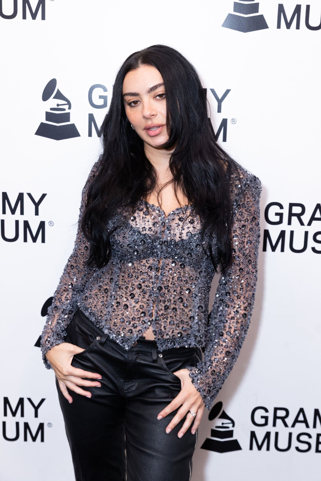 Charli XCX ose la transparence pour sa conversation au Grammy Museum