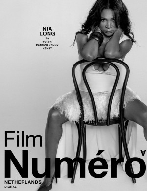 Nia Long dévoile ses jambes en grand pour Numéro Netherlands