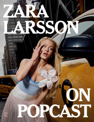 Zara Larsson pose pour Popcast avec un décolleté bleu très sexy