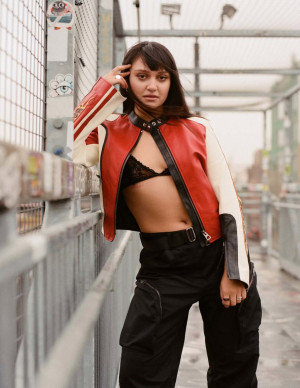 Ariela Barer